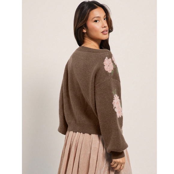 Floral Print Brown Knit Round Neck Long Sleeve Pullover Sweater - Picture 5 of 6